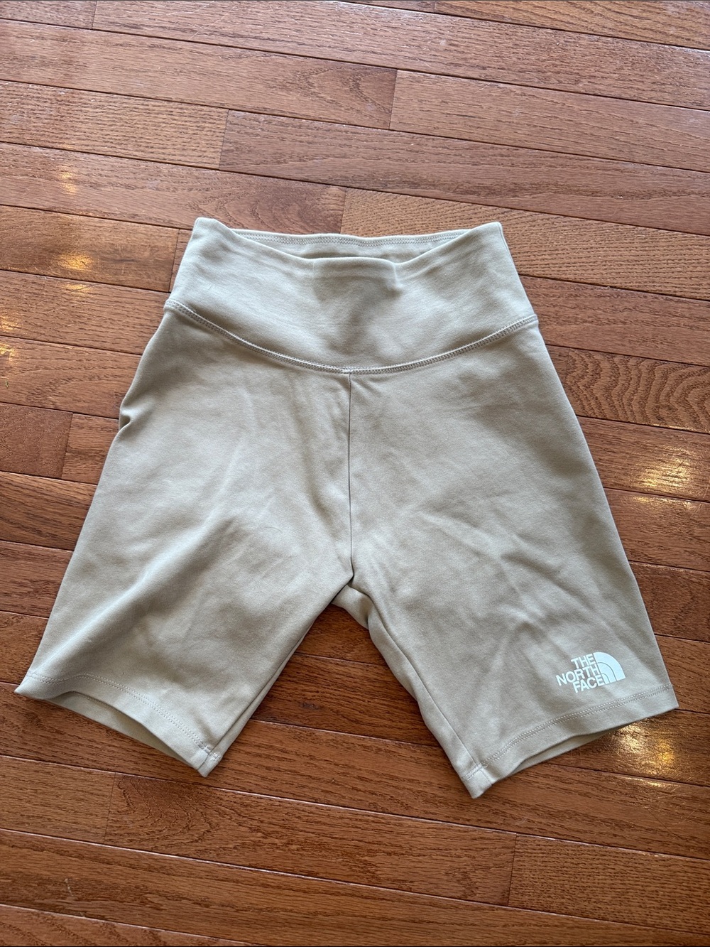 The North Face 🏔️ ✌🏻 Women's Khaki High-Rise Bike Shorts